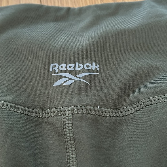 Green Reebok leggings - Picture 3 of 4